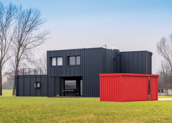 Da container navali a residenza privata: una riconversione funzionale alle porte del litorale veneto